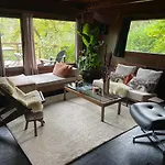 Cosy 70S Cabin With A Beautiful View